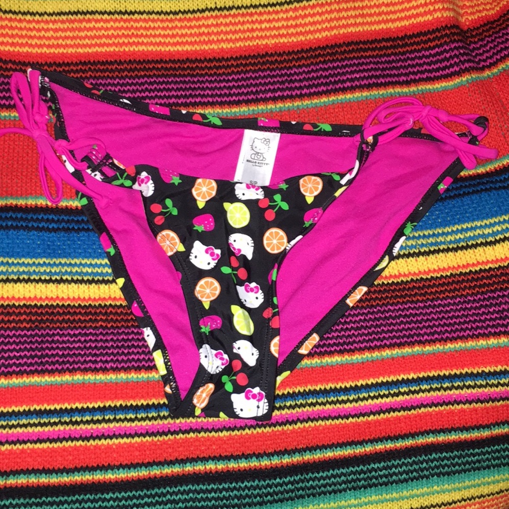 Hello kitty bikini set NWOT